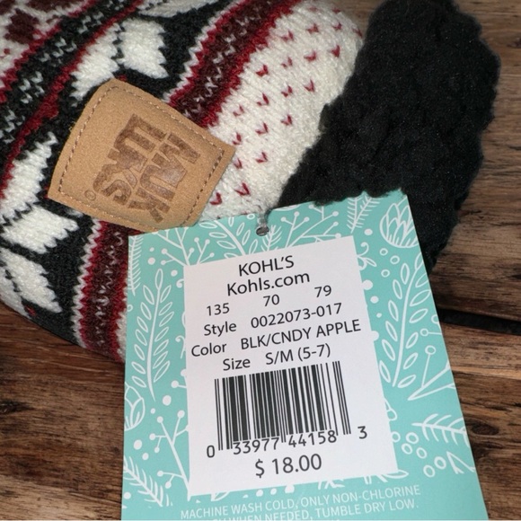 Muk Luks Women’s Cabin Socks Black and Candy Apple Red NWT Size Small (5/7) - Picture 3 of 5